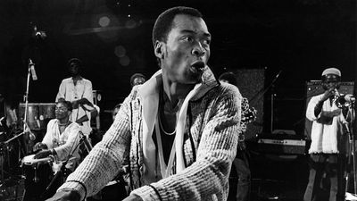 fela kuti perfoming 